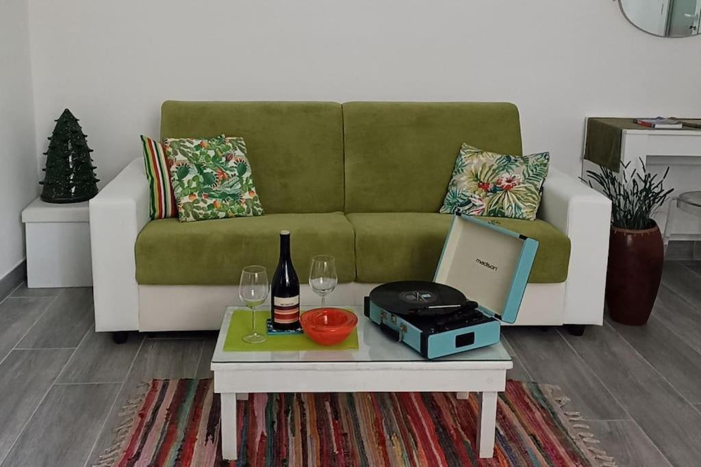 Iris Apartment, Comfort E Stile Nel Cuore Di Bisceglie Luaran gambar